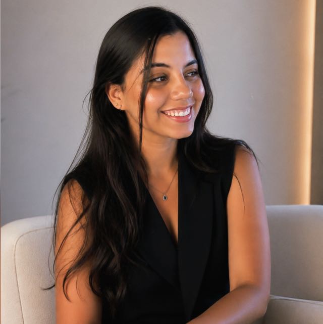Camila Cristina — Financeiro e Marketing na Advogue